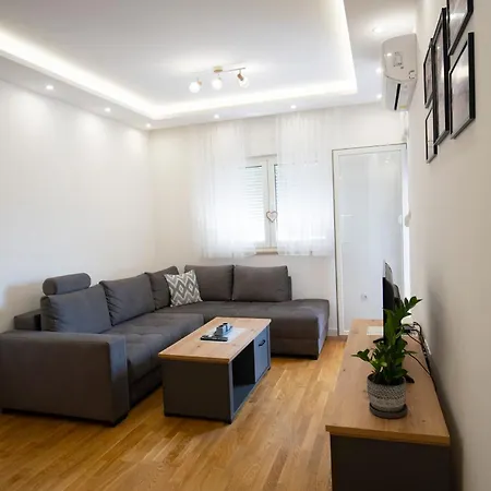 Pike Centar Διαμέρισμα Τρέμπινιε